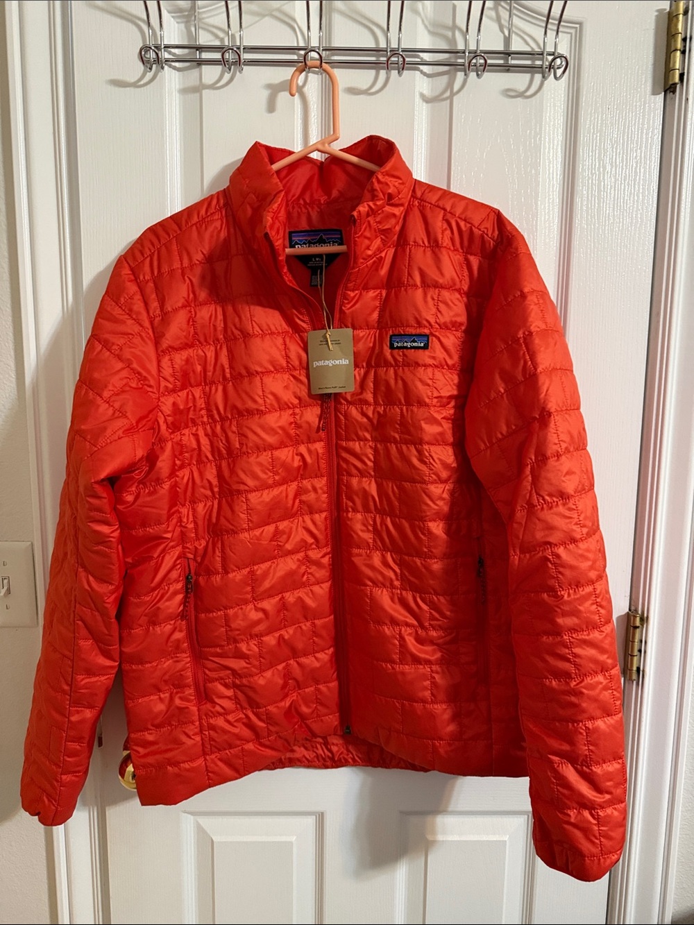 Patagonia Men’s Nano-Puff Jacket 
Size L
Style 84213